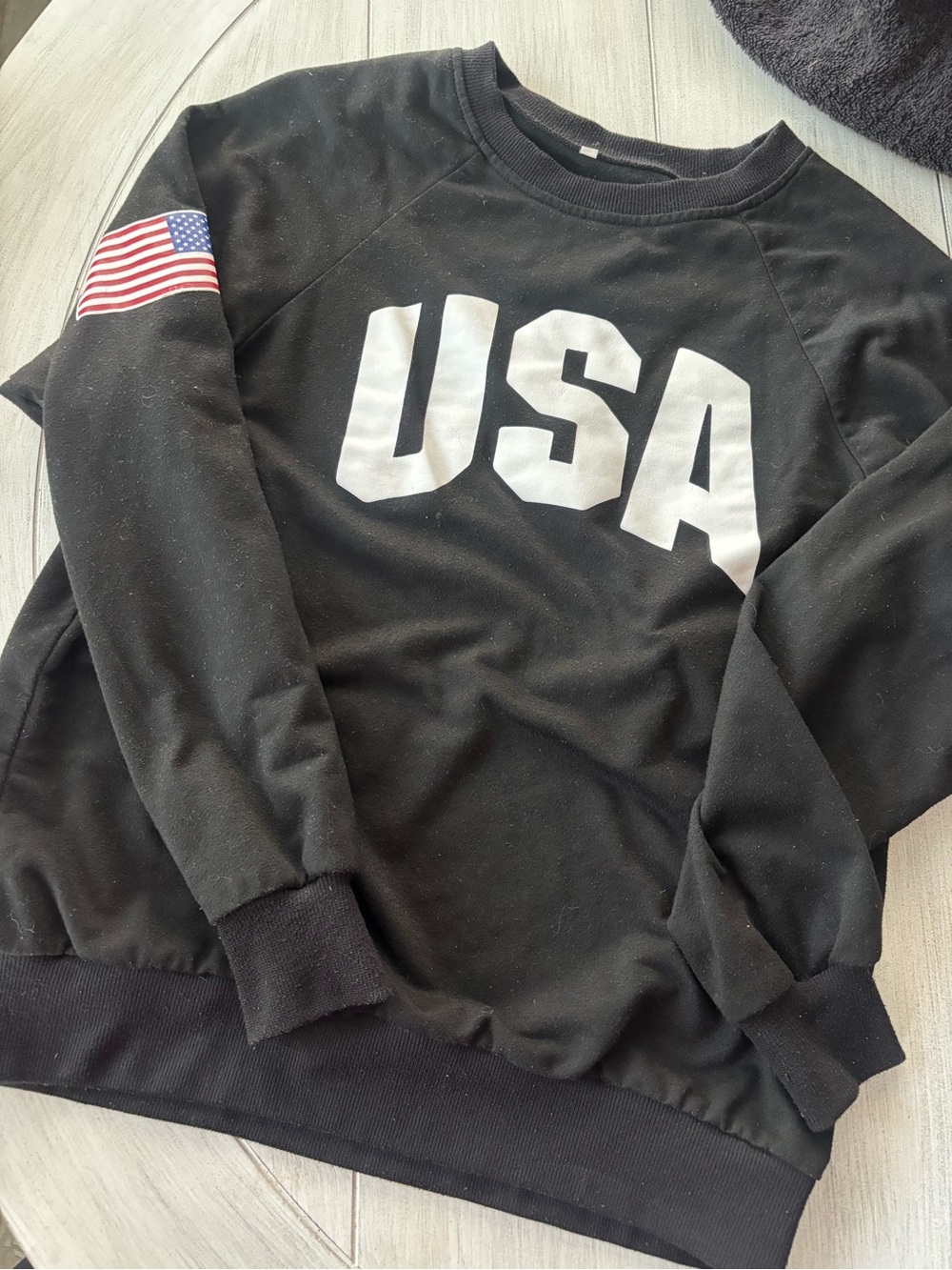 Women’s small Black USA Graphic Crewneck Sweatshirt - Picture 2 of 4